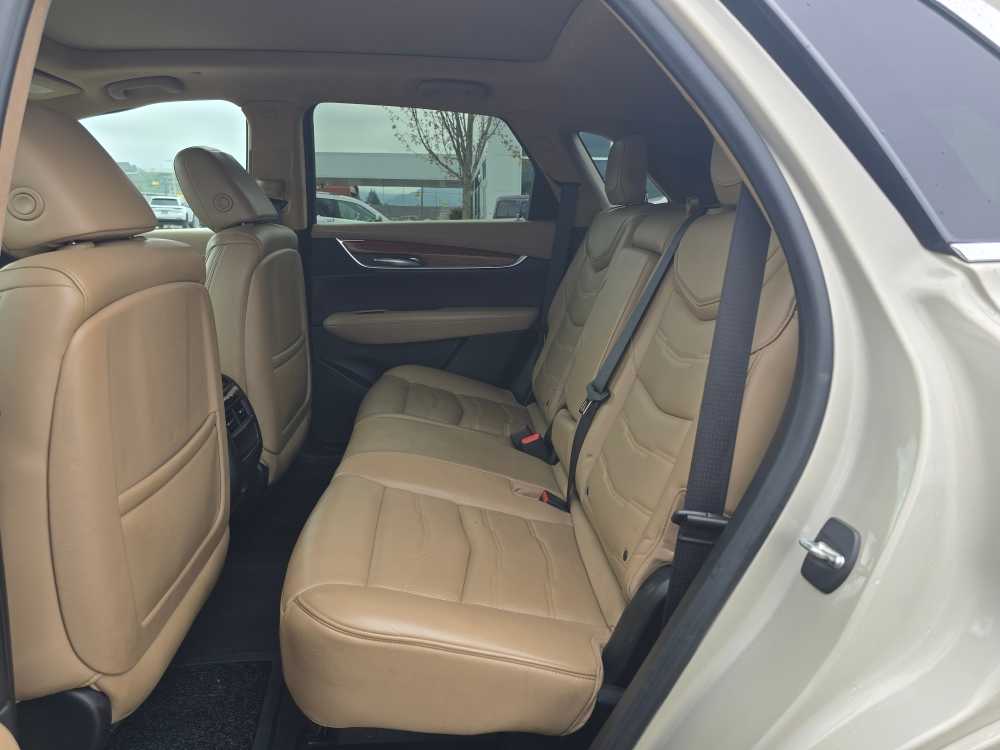 Thumbnail: 2017 Cadillac XT5 - 16