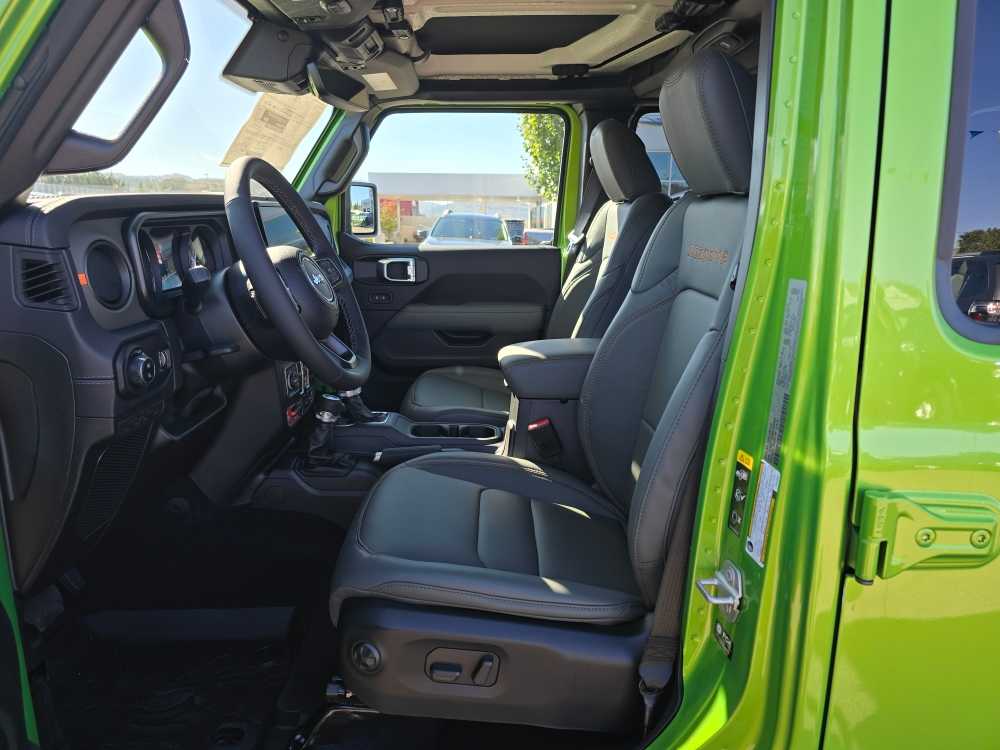 Thumbnail: 2025 Jeep Gladiator - 9