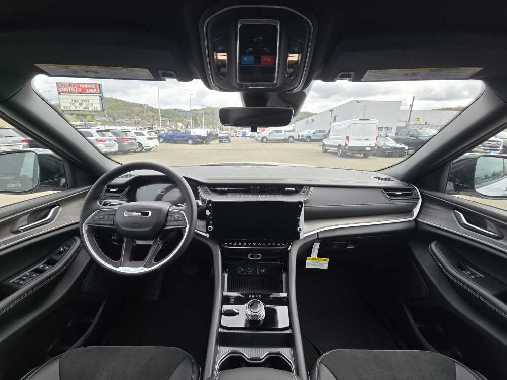 Thumbnail: 2026 Jeep Grand Cherokee - 15