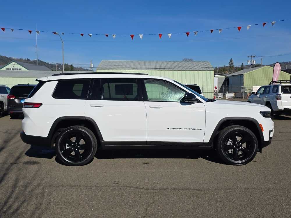 Thumbnail: 2025 Jeep Grand Cherokee L - 6