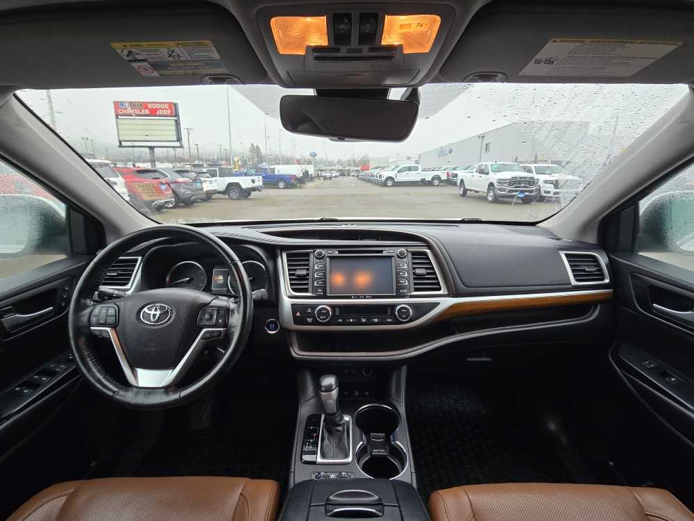 Thumbnail: 2018 Toyota Highlander - 15