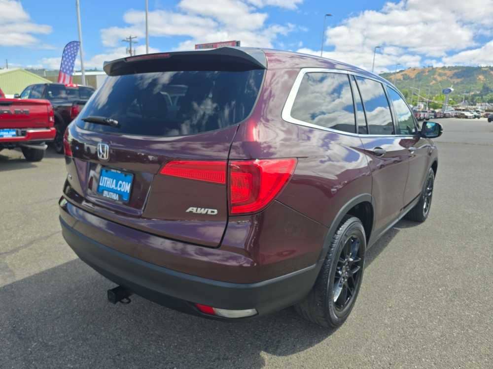 Thumbnail: 2016 Honda Pilot - 5