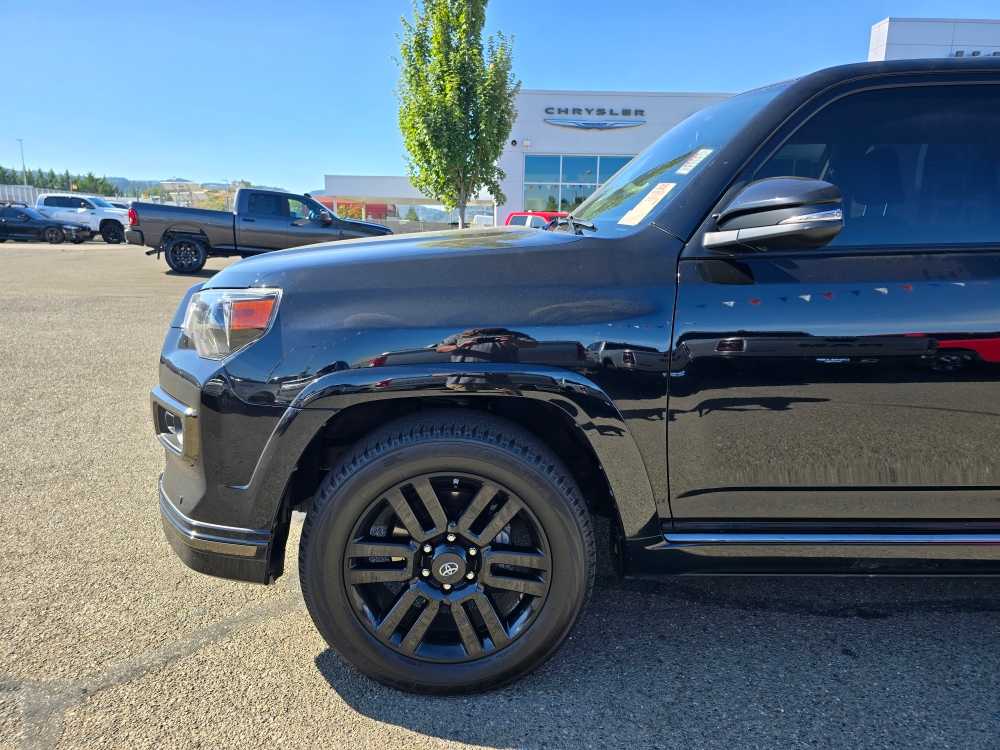 Thumbnail: 2021 Toyota 4Runner - 6