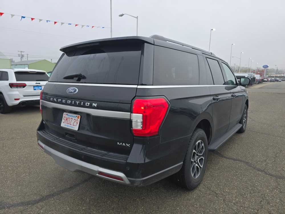 2024 Ford Expedition MAX XLT photo 2