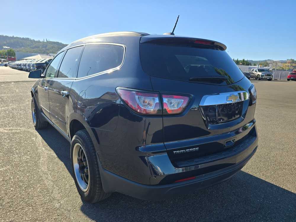 Used 2017 Chevrolet Traverse LS with VIN 1GNKRFEDXHJ222491 for sale in Roseburg, OR