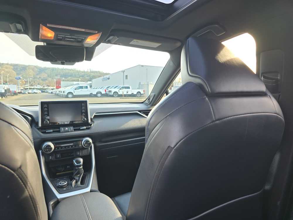 Thumbnail: 2019 Toyota RAV4 - 14