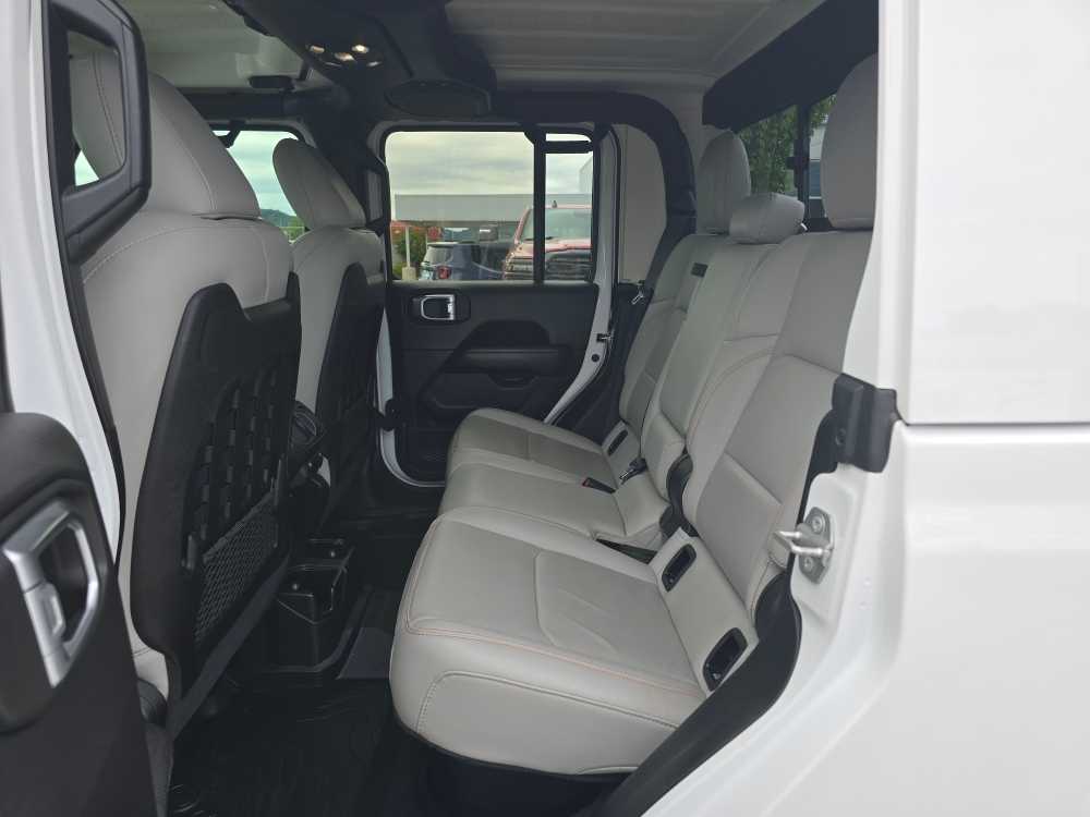 Thumbnail: 2020 Jeep Gladiator - 15