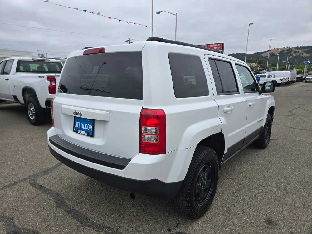 Thumbnail: 2016 Jeep Patriot - 5