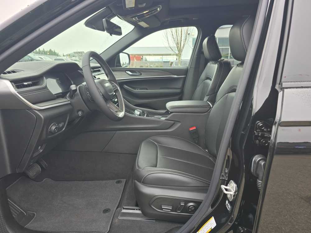 Thumbnail: 2025 Jeep Grand Cherokee L - 9