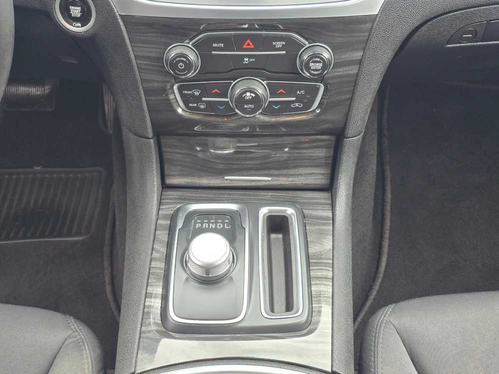 Thumbnail: 2019 Chrysler 300 - 13