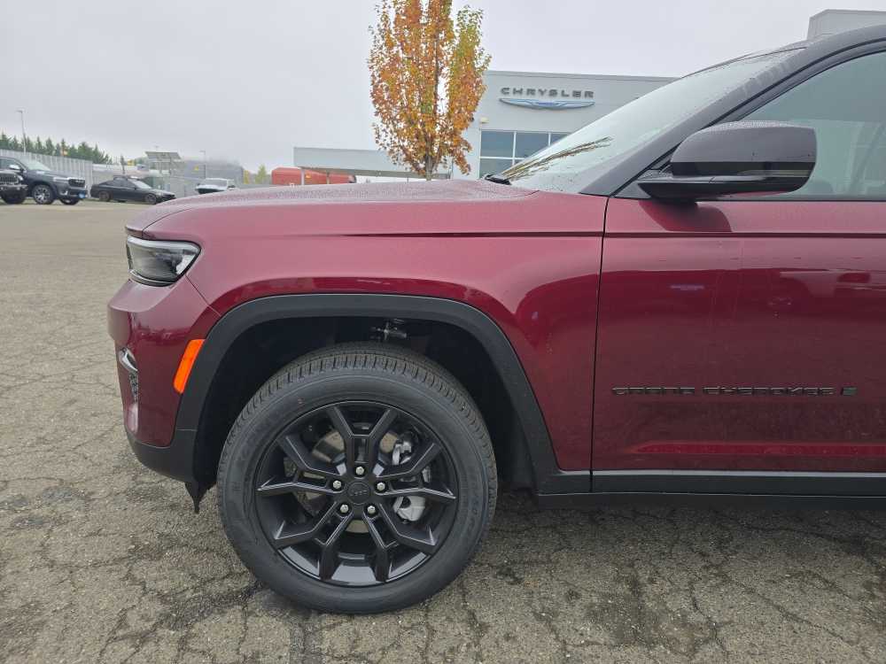 Thumbnail: 2025 Jeep Grand Cherokee - 18