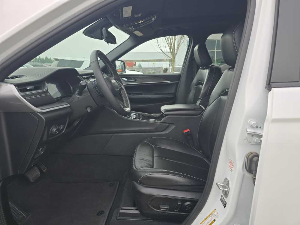 Thumbnail: 2024 Jeep Grand Cherokee L - 9