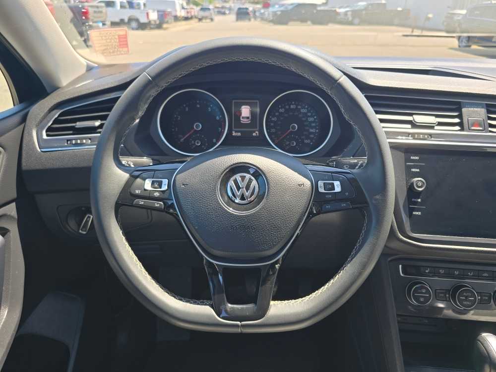 Thumbnail: 2021 Volkswagen Tiguan - 10