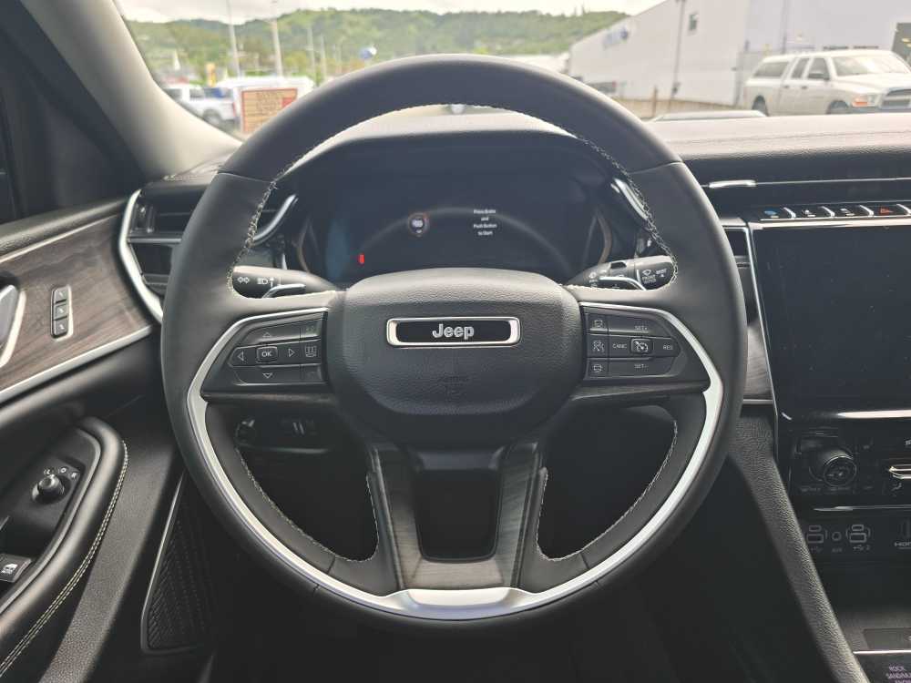 Thumbnail: 2023 Jeep Grand Cherokee - 11