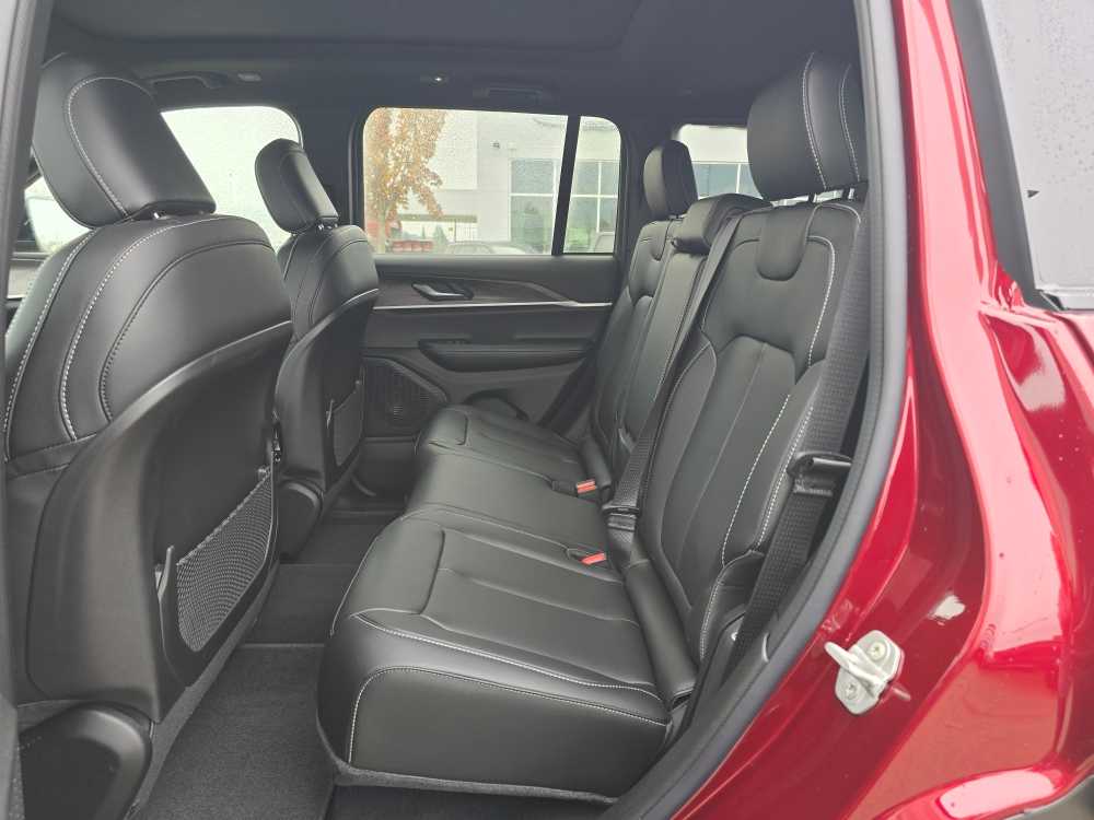 Thumbnail: 2025 Jeep Grand Cherokee - 16