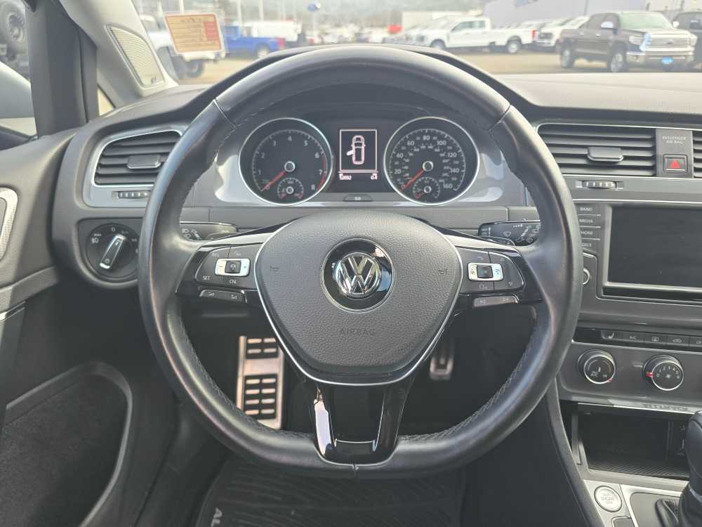 Thumbnail: 2017 Volkswagen Golf - 12