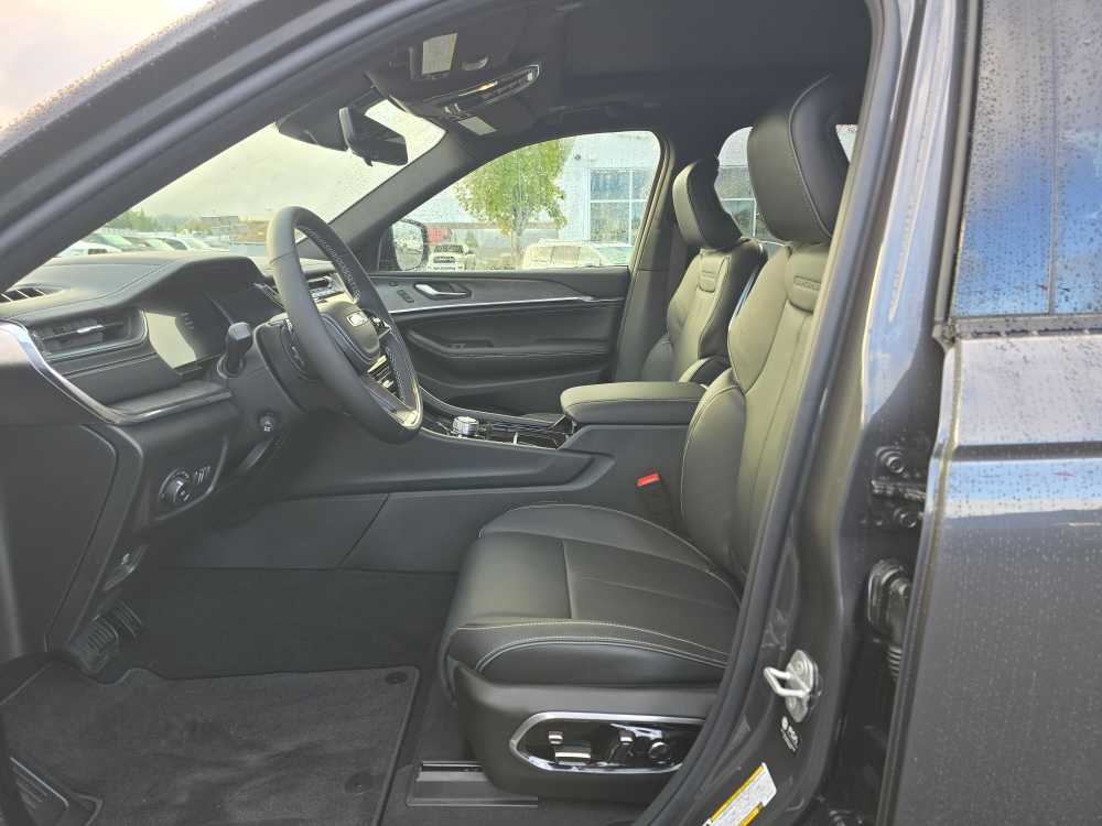 Thumbnail: 2025 Jeep Grand Cherokee - 9