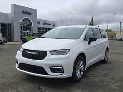 2026 Chrysler Pacifica Select Passenger Van Roseburg, OR