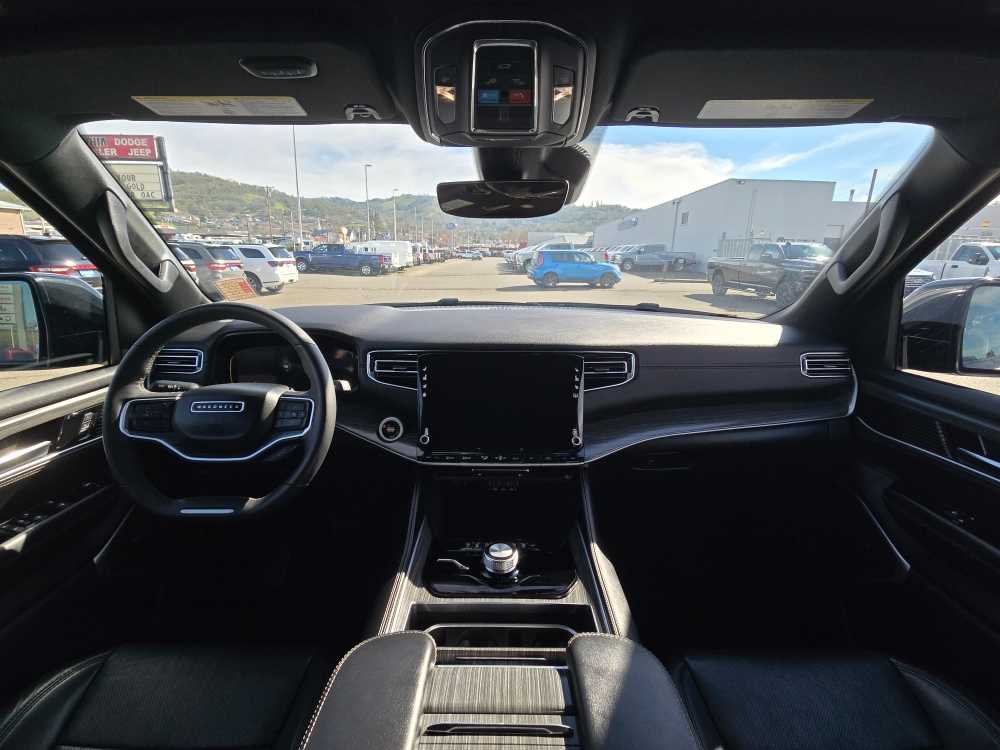 Thumbnail: 2024 Jeep Wagoneer - 15