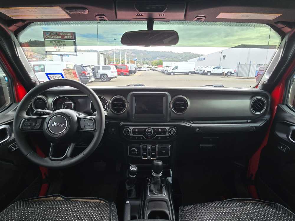 Thumbnail: 2023 Jeep Gladiator - 15