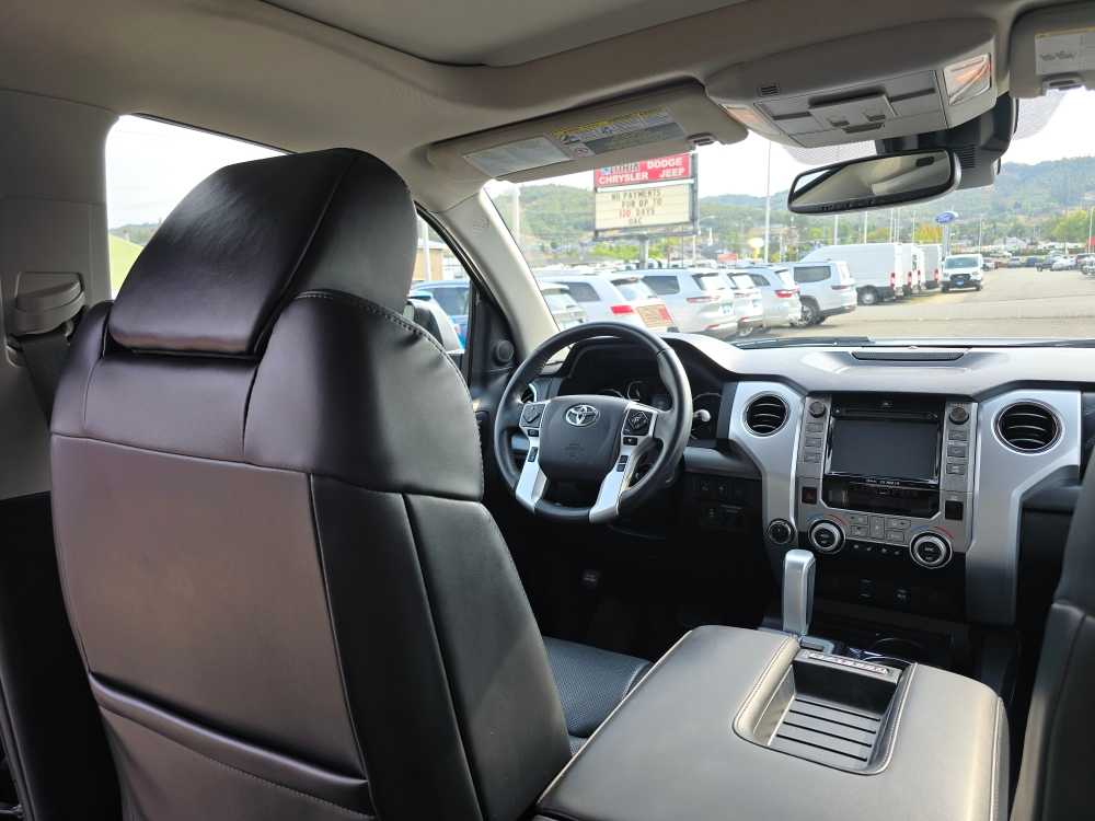 Thumbnail: 2018 Toyota Tundra - 10