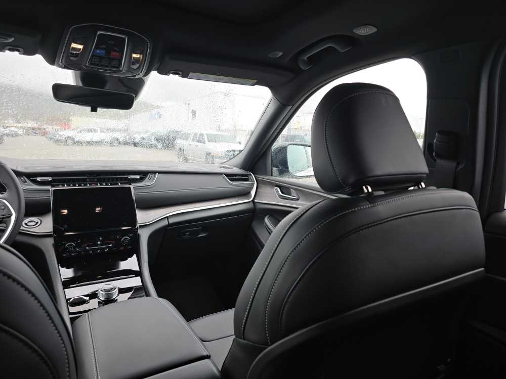 Thumbnail: 2025 Jeep Grand Cherokee L - 14