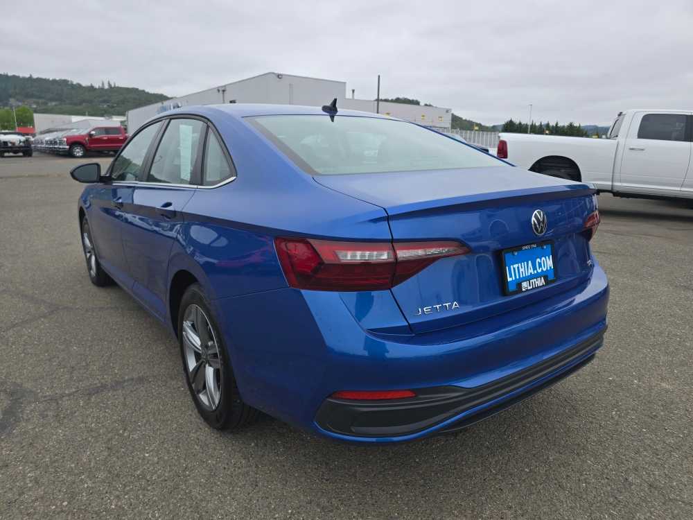 Thumbnail: 2024 Volkswagen Jetta - 3