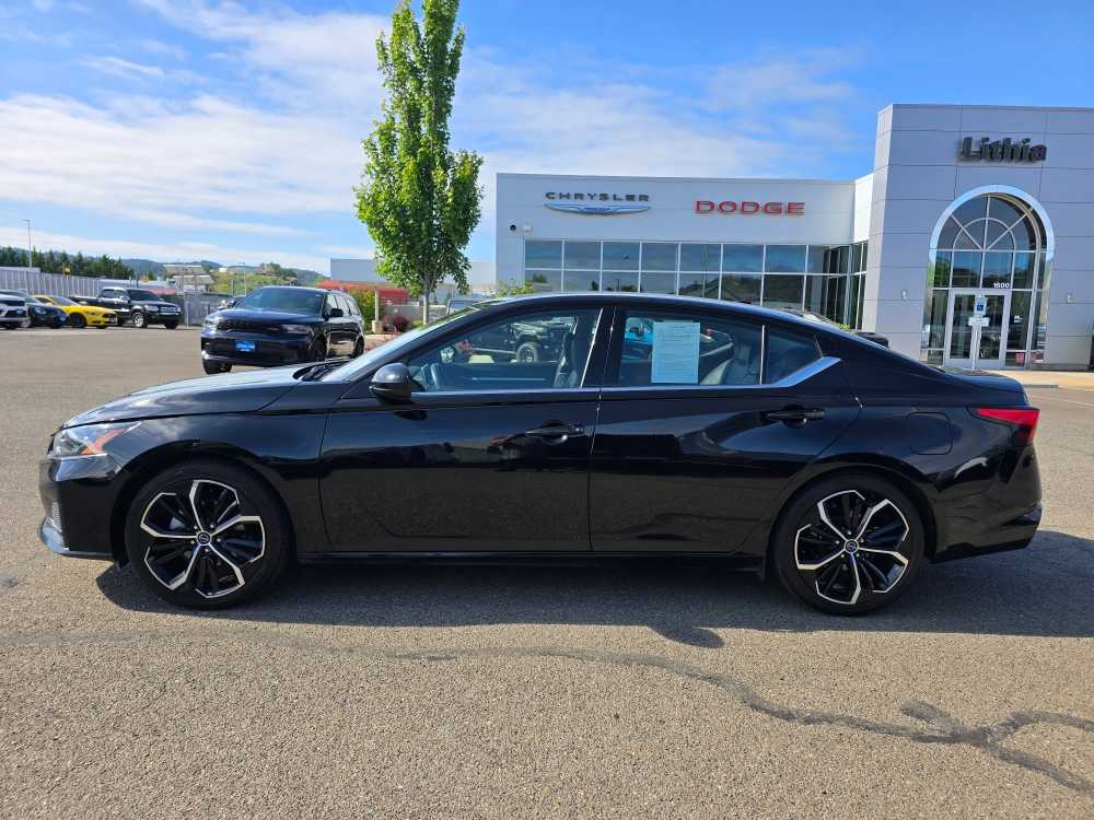 2023 Nissan Altima SR 2