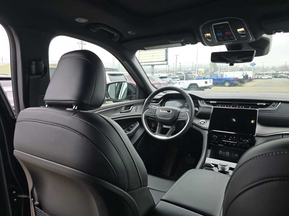 Thumbnail: 2025 Jeep Grand Cherokee L - 10