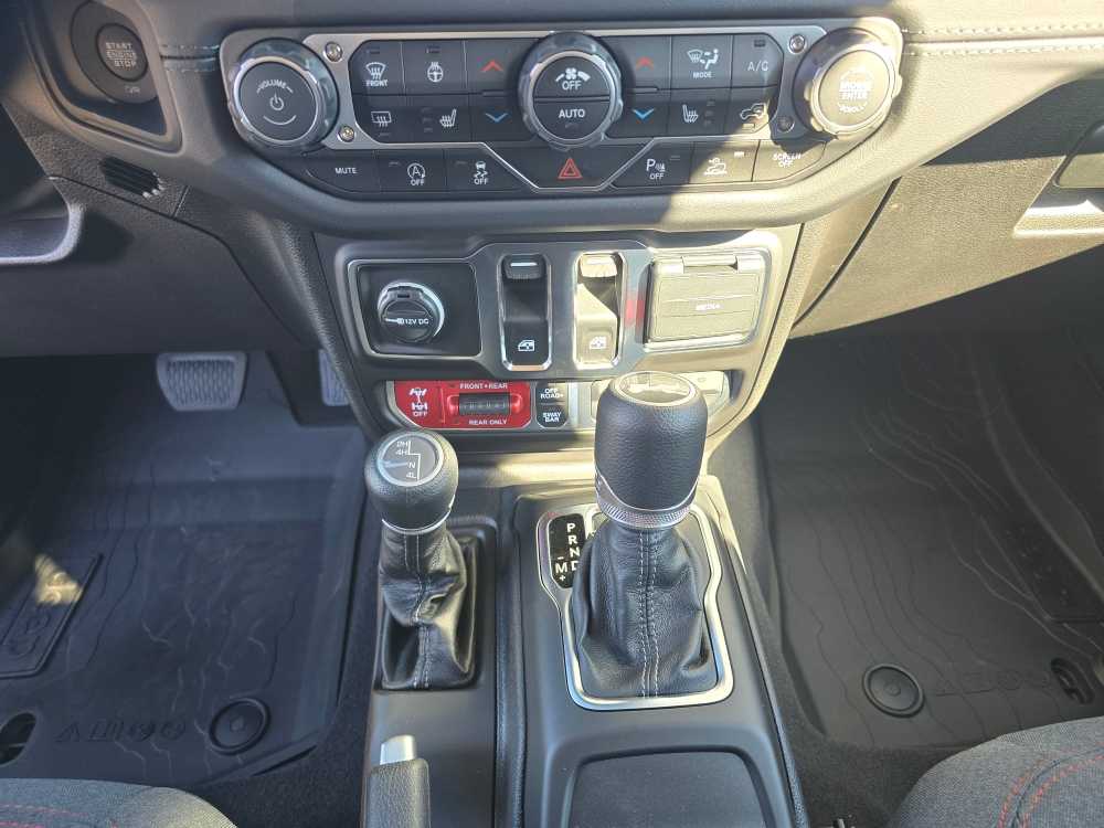 Thumbnail: 2025 Jeep Wrangler - 13