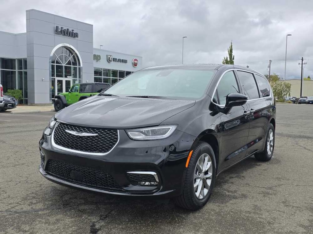 New 2026 Chrysler Pacifica Select Passenger Van