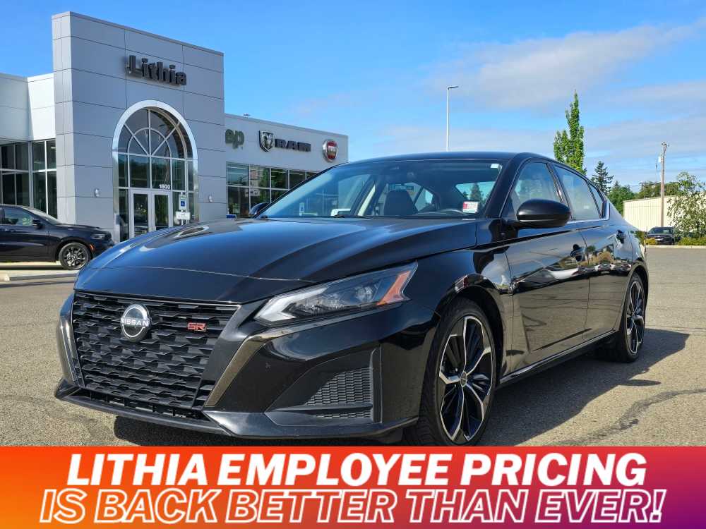 2023 Nissan Altima SR Hero Image