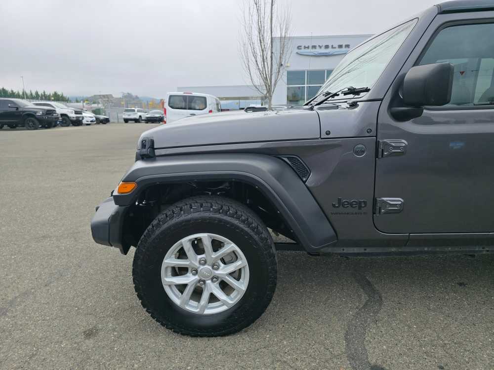 Thumbnail: 2023 Jeep Wrangler - 17