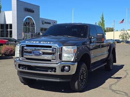 2015 Ford F-250 XLT Truck Crew Cab