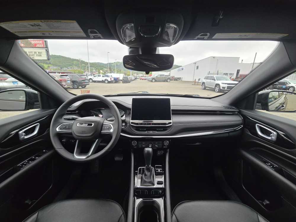 Thumbnail: 2022 Jeep Compass - 15