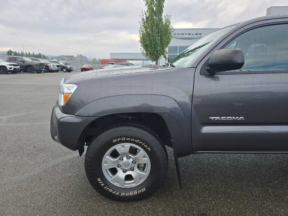 Thumbnail: 2015 Toyota Tacoma - 6
