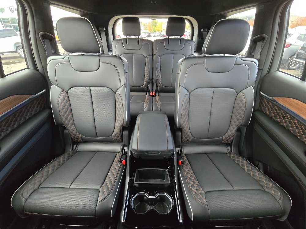 Thumbnail: 2025 Jeep Grand Cherokee L - 18