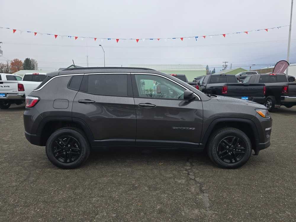 Thumbnail: 2020 Jeep Compass - 6