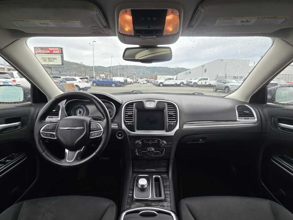 Thumbnail: 2019 Chrysler 300 - 15