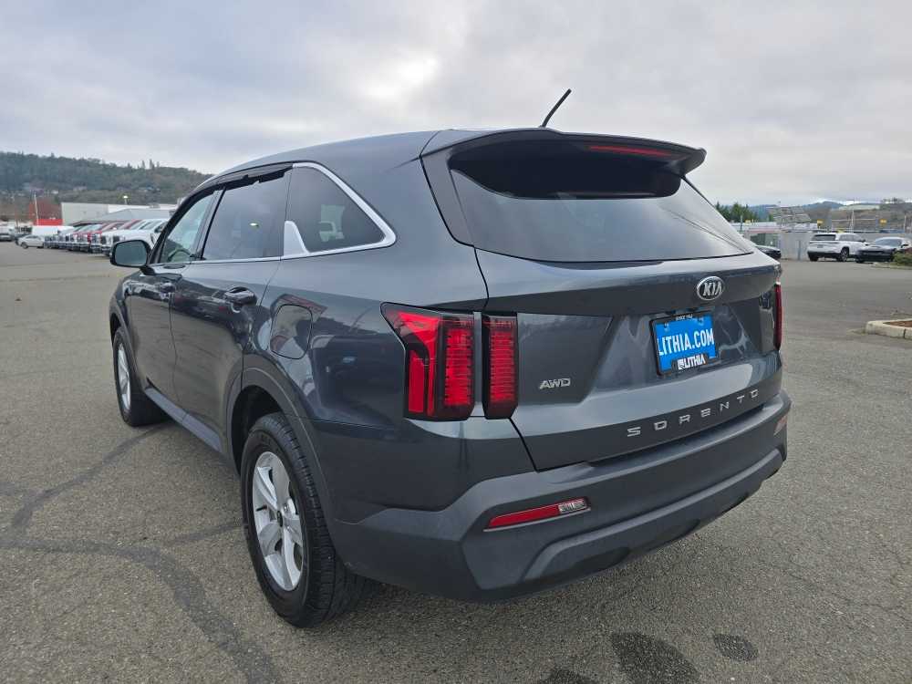 Thumbnail: 2021 Kia Sorento - 3