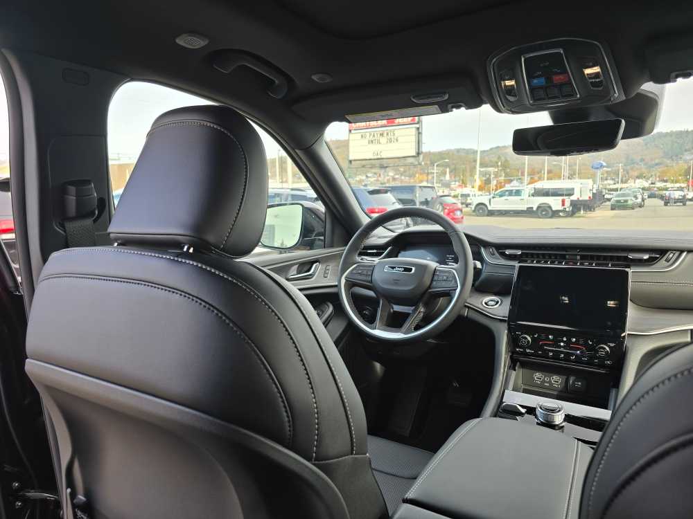 Thumbnail: 2025 Jeep Grand Cherokee - 10