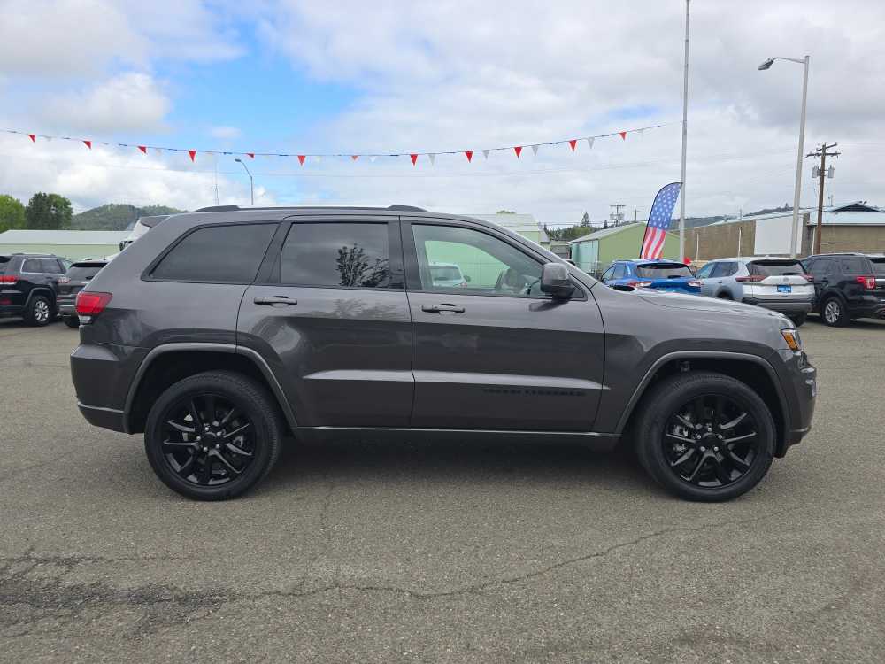 Thumbnail: 2021 Jeep Grand Cherokee - 5