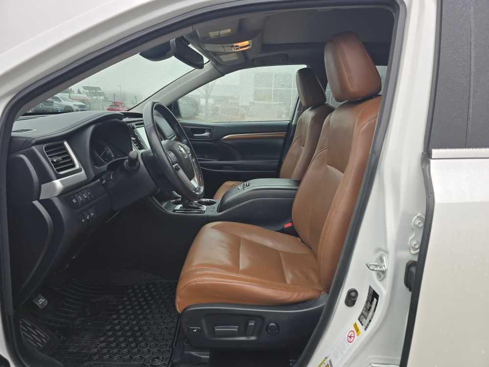 Thumbnail: 2018 Toyota Highlander - 9