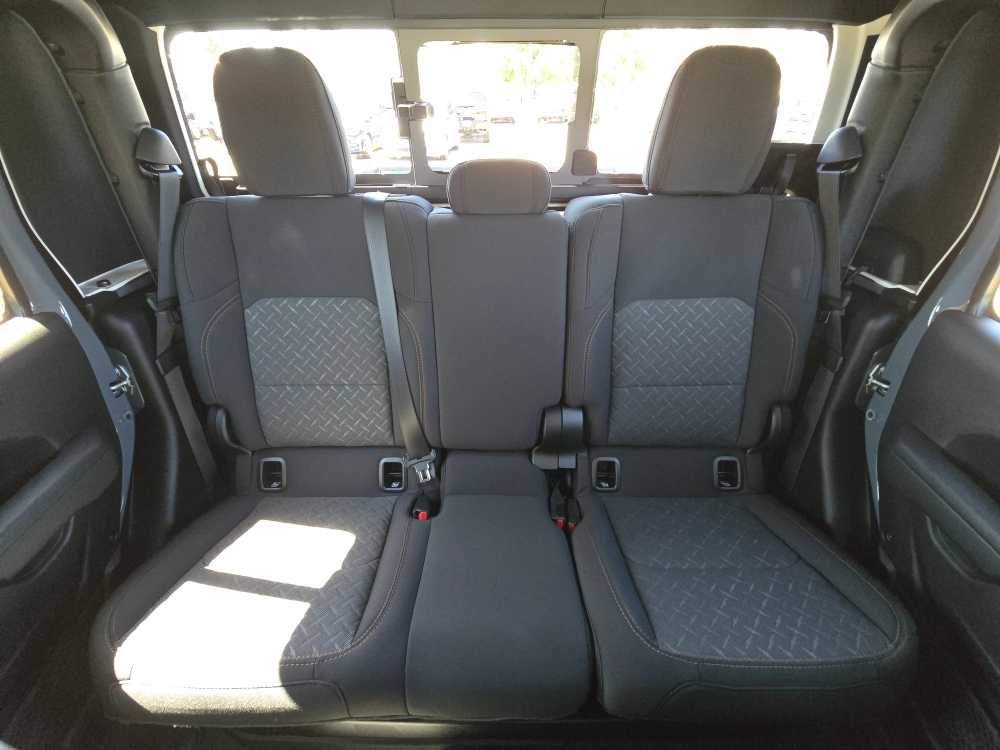 Thumbnail: 2025 Jeep Gladiator - 17