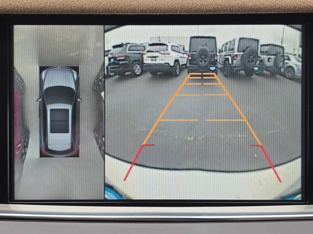 Thumbnail: 2017 Cadillac XT5 - 19