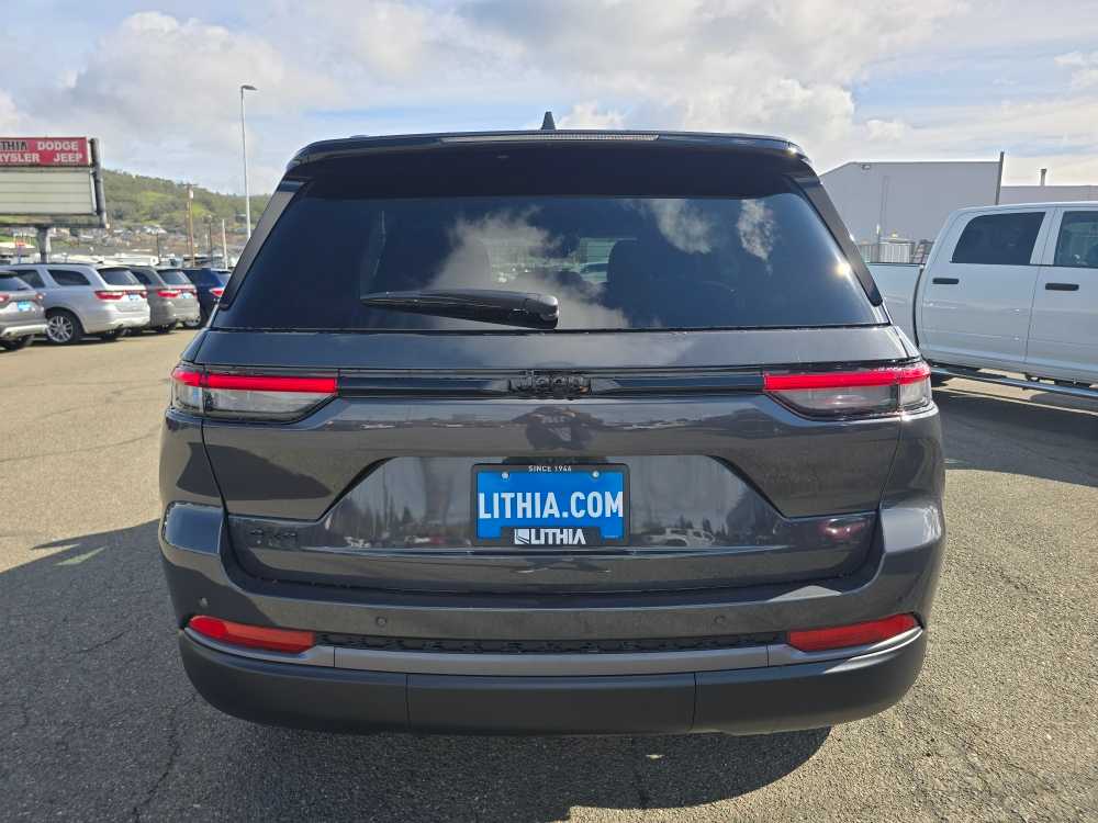 Thumbnail: 2026 Jeep Grand Cherokee - 4