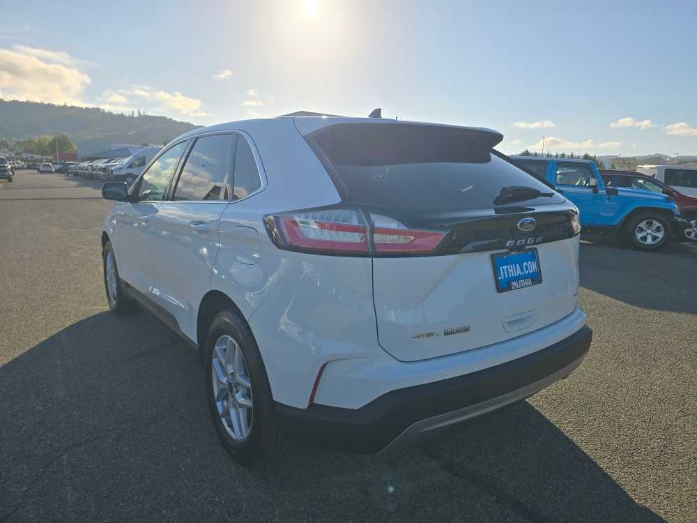 2021 Ford Edge SEL photo 3