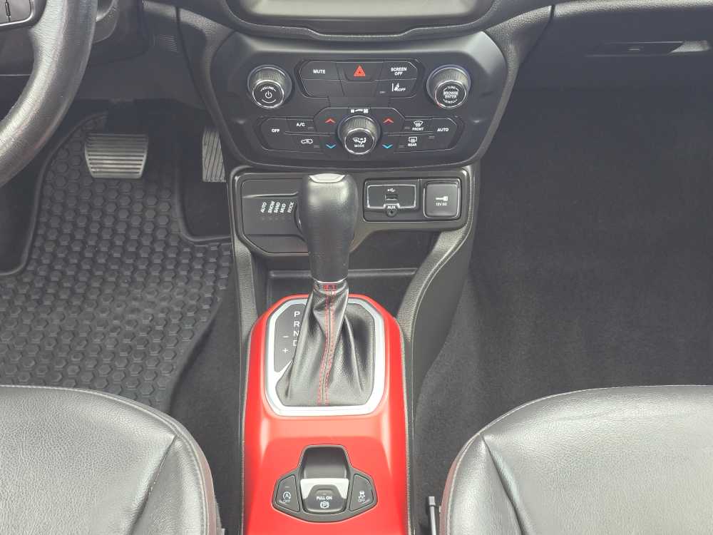 Thumbnail: 2021 Jeep Renegade - 12