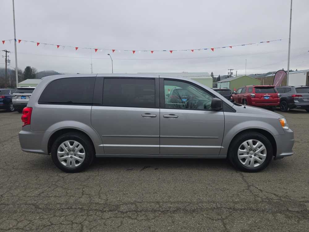 Thumbnail: 2016 Dodge Grand Caravan - 6