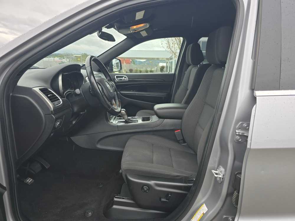 Thumbnail: 2020 Jeep Grand Cherokee - 9